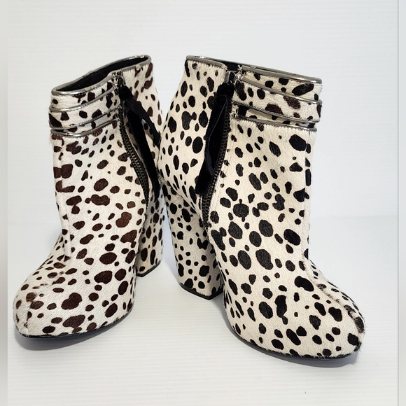 Topshop Shoes - TOP SHOP UNIQUE Vintage Women Ankle Boots Size 7 Natural Material Zip Leather